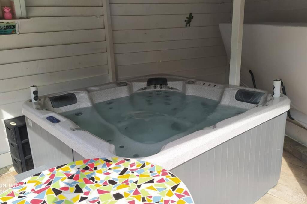 Appartement Tout Confort Au Calme Avec Jacuzzi Mouguerre Buitenkant foto